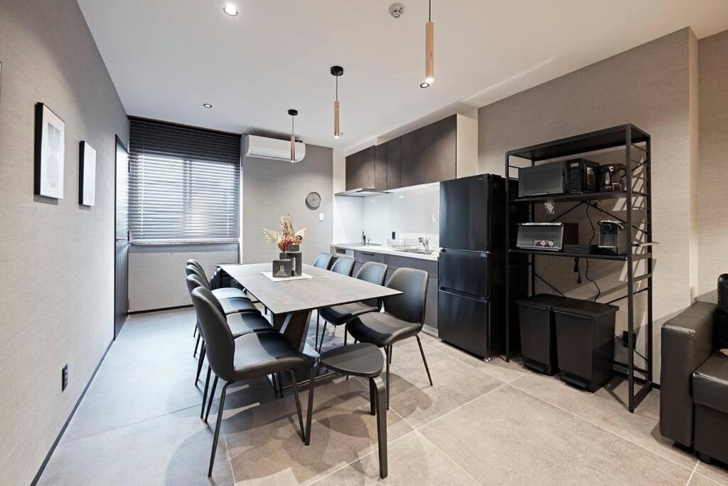 Eni Kuromon Apartemen